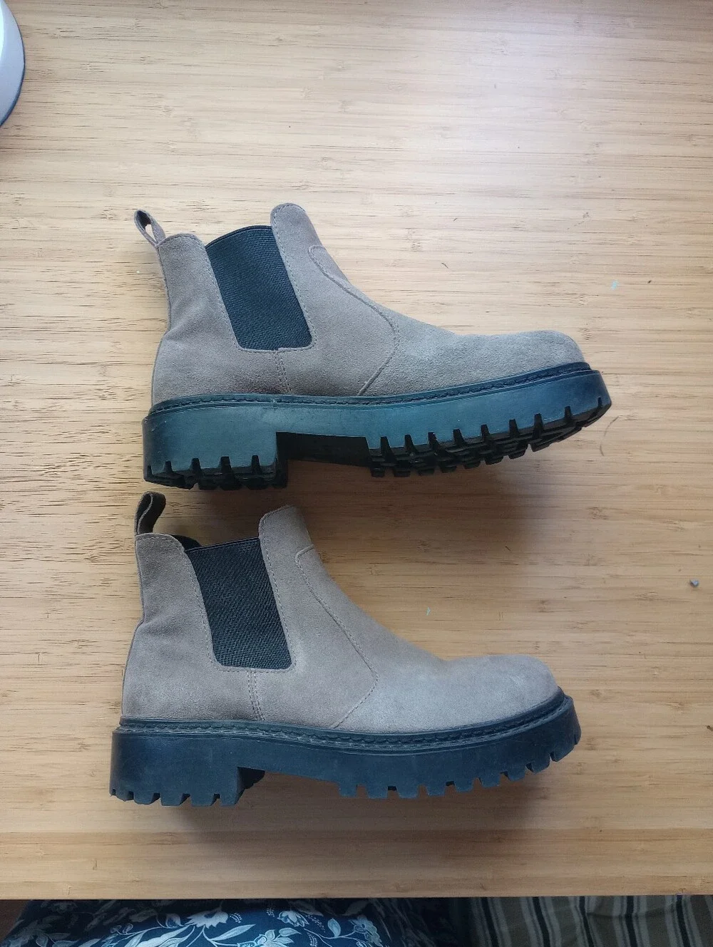 Pull&Bear Suede Chelsea Boot 38